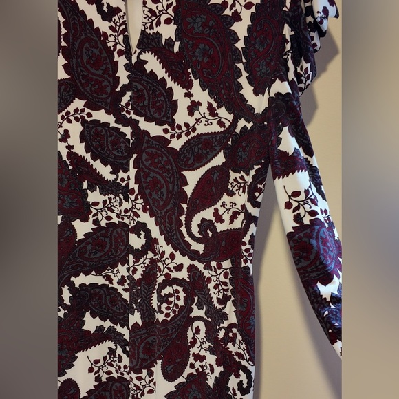 Eloquii Mock Neck Long Sleeve Dress | Size 14, White Burgundy | Bold Colorblocks - Picture 6 of 10